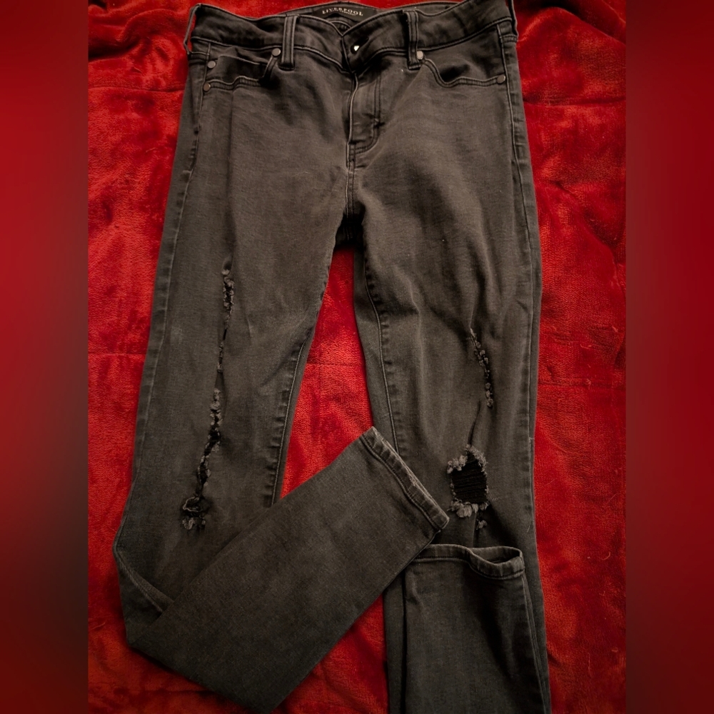 ✨ Liverpool Sz6 Distressed Skinny Jeans